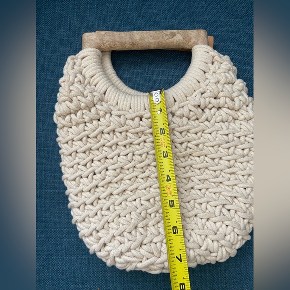 NWOT Crochet Macrame Neutral Cream Boho Handbag Small Purse Wooden Handles - Picture 9 of 10